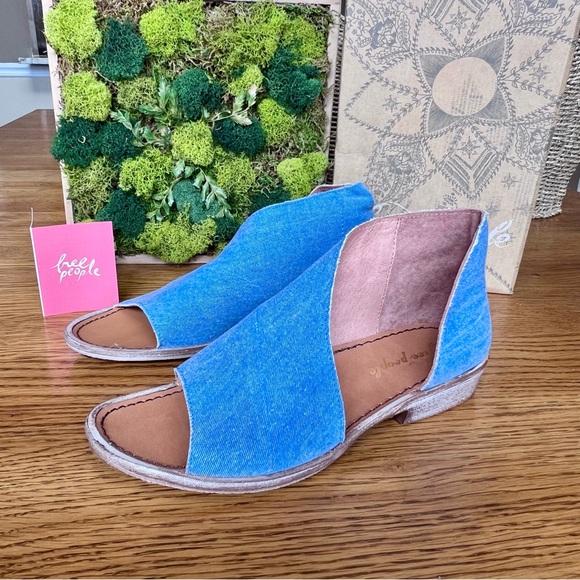 ⭐️ NEW NWT Free People Mont Blanc Asymmetrical Sandal in Denim Size 38/ 7.5 BOX - Picture 8 of 14